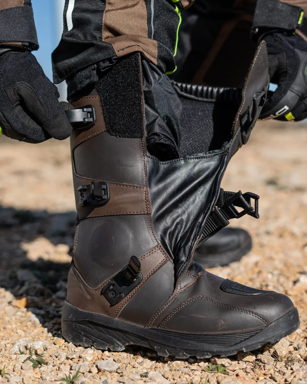 Bela Senior WP Adventure Boots Black