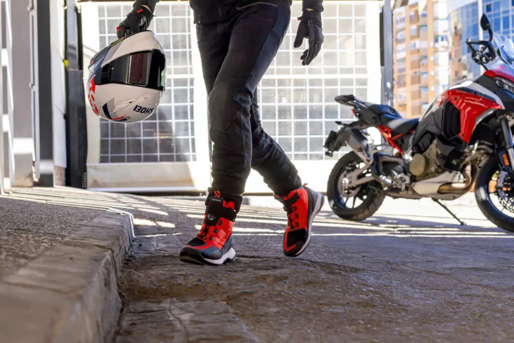SHIMA TAKESHI MEN'S MOTORCYCLE BOOTS RED
