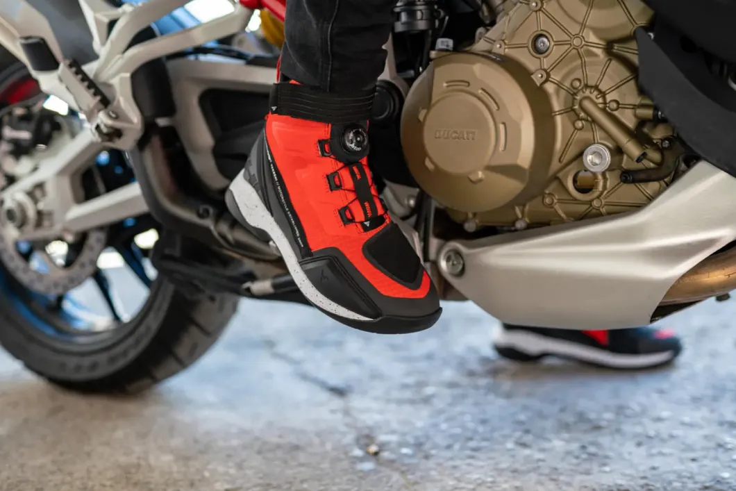 SHIMA TAKESHI MEN'S MOTORCYCLE BOOTS RED
